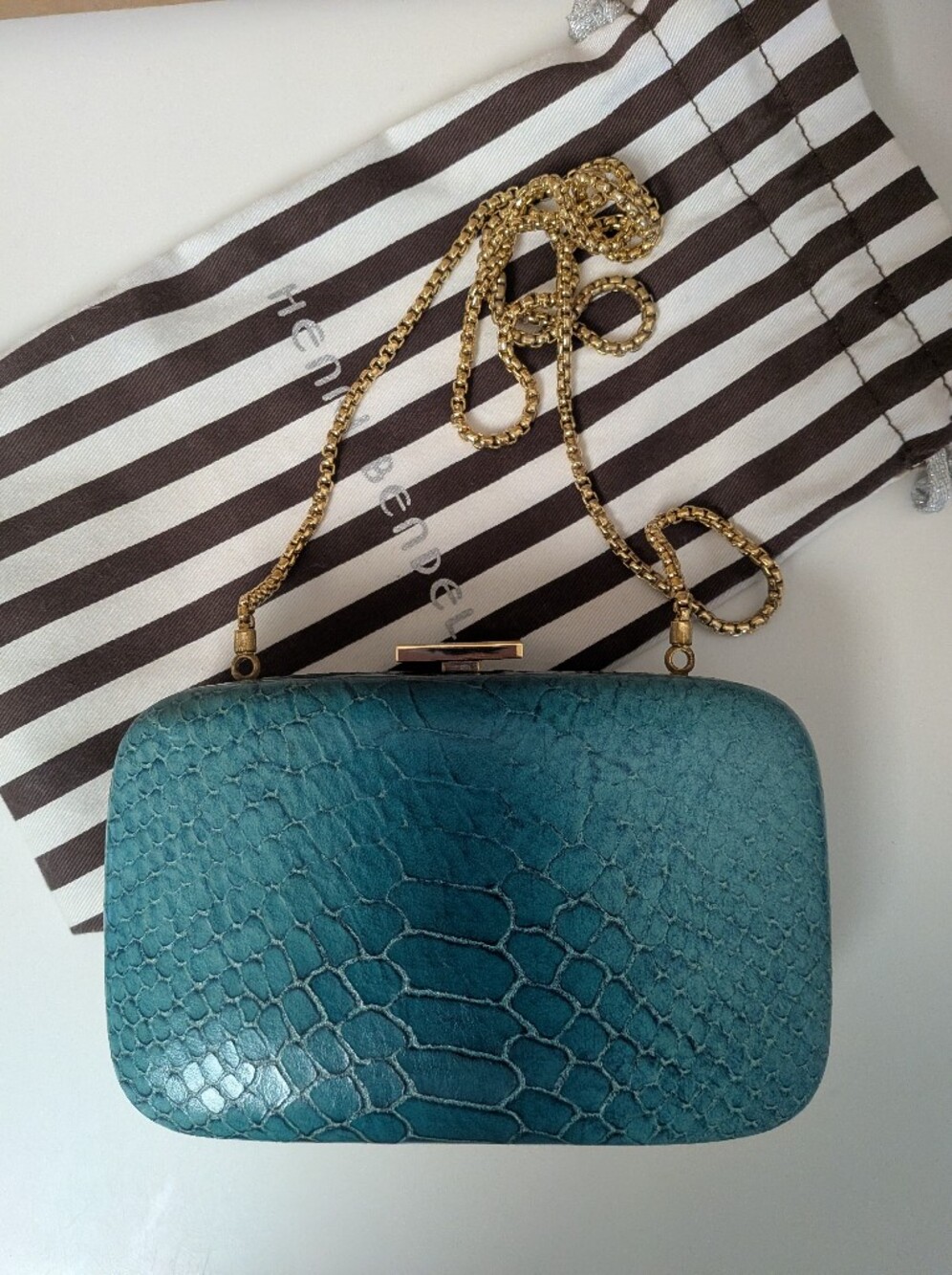Henri Bendel Rare Snakeskin-embossed Teal Leather clutch Evening Bag Gold Chain